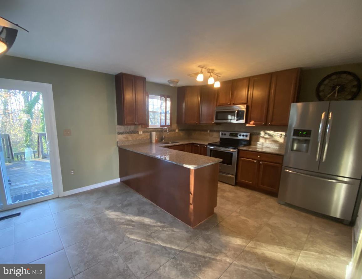 333 Rambling Ridge Court Pasadena, MD 21122 - Photo 3 of 14