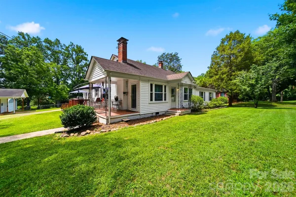 $299,900 | 431 West 20th Street, Newton, NC 28658