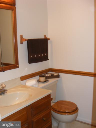 809 Deering Road, Unit 7E Pasadena, MD 21122 - Photo 12 of 16 Bath