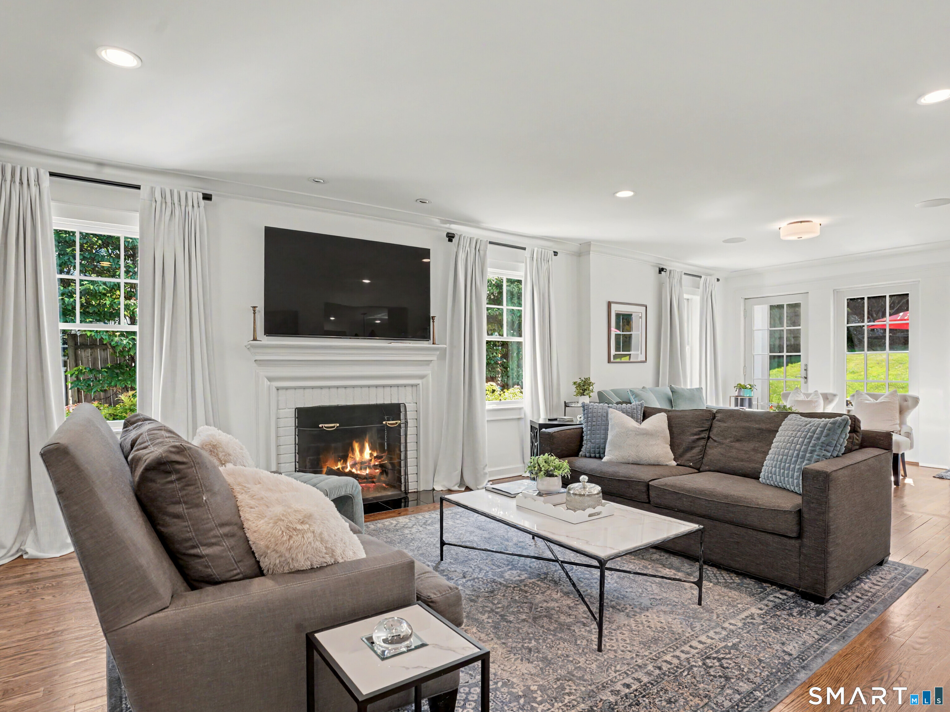 114 Lee Drive Fairfield, CT 06824 - Photo 4 of 36 Gallery Image 4
