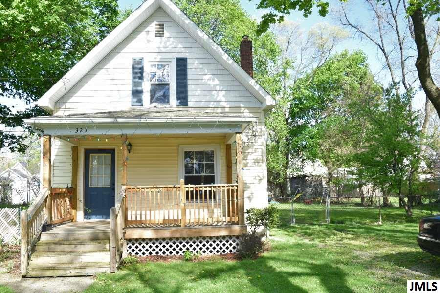 323 Orange Street Jackson, MI 49202 - Photo 2 of 14 Photo 2
