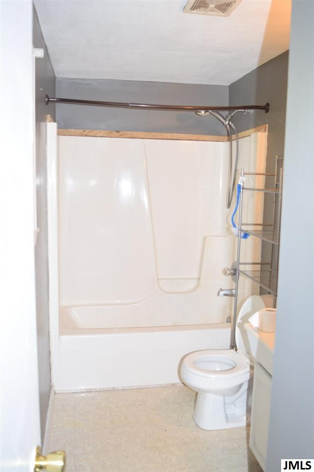 323 Orange Street Jackson, MI 49202 - Photo 8 of 14 Photo 8