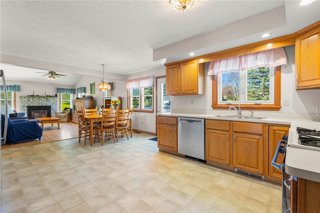 494 Barks Road Caledonia, NY 14423 - Photo 4 of 50