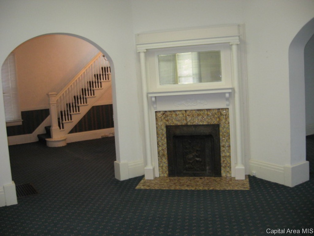 1143 South Spring Street Springfield, IL 62704 - Photo 6 of 16