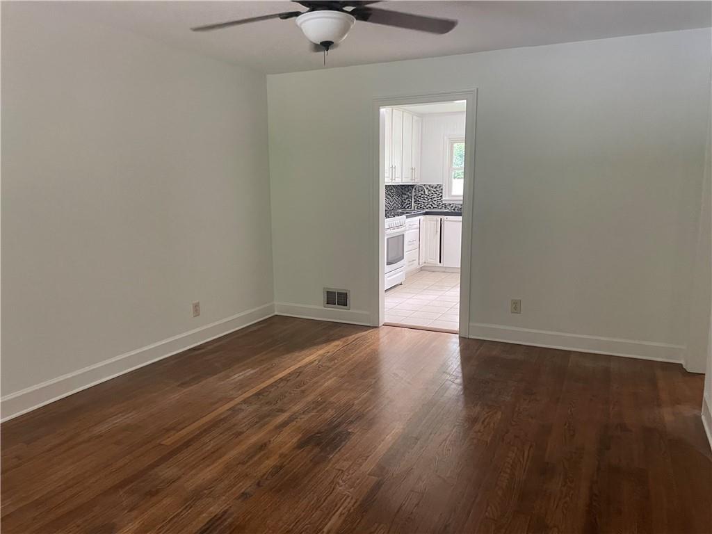 4260 South Lakeshore Drive, Unit RIGHT Acworth, GA 30101 - Photo 3 of 12