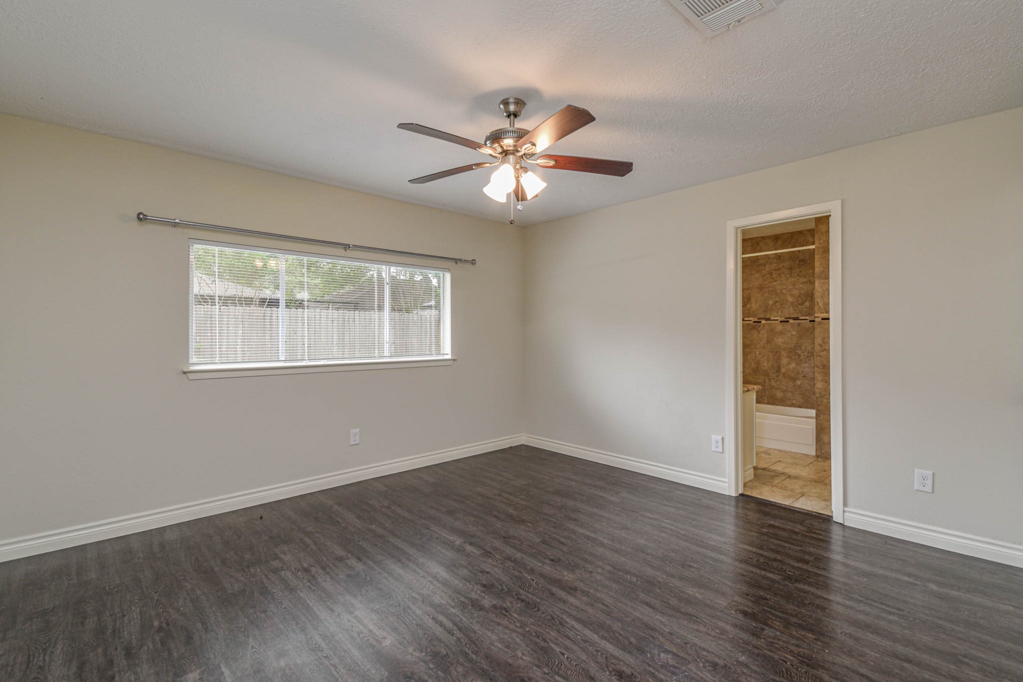 4922 Bridgemont Lane Spring, TX 77388 - Photo 12 of 24