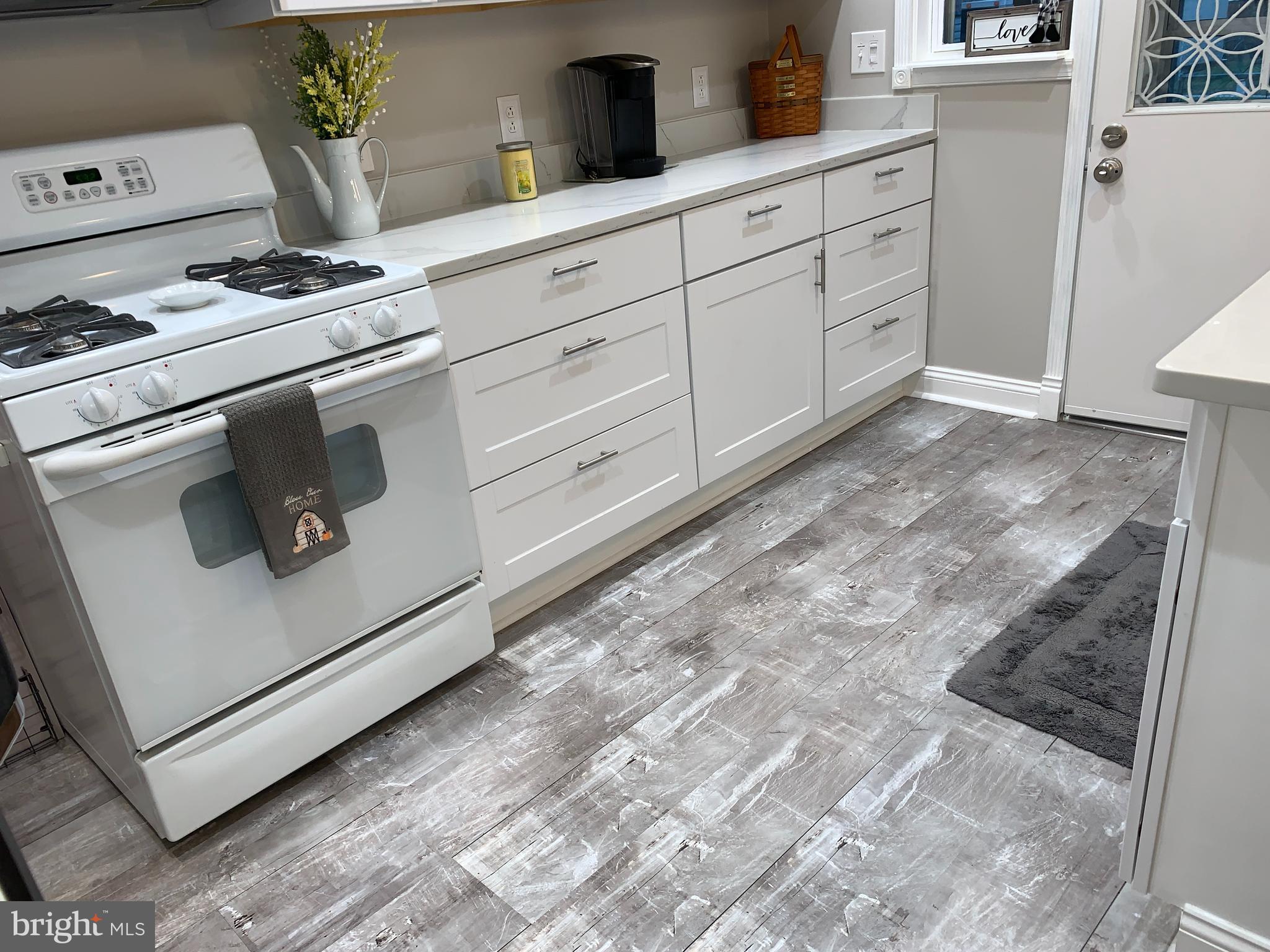 2714 Moorgate Road Dundalk, MD 21222 - Photo 17 of 41 Kitchen gorgeous flooring