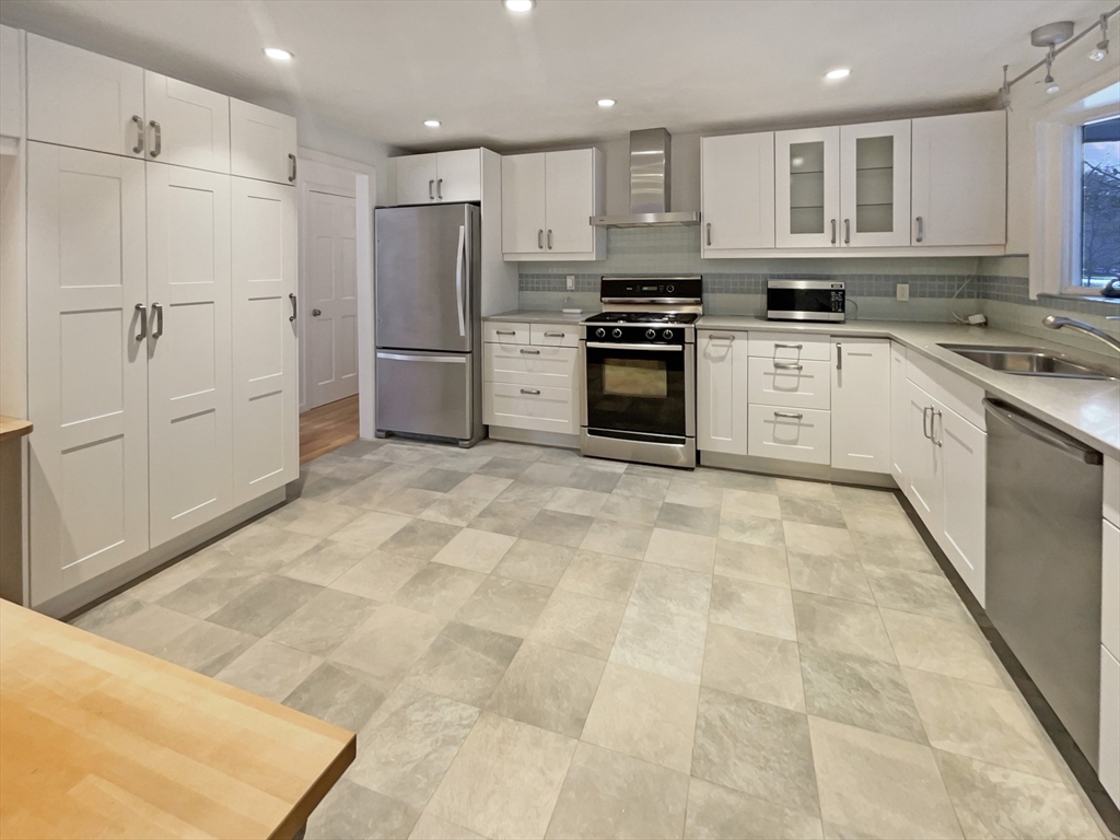 26 Field Road Sudbury, MA 01776 - Photo 2 of 28