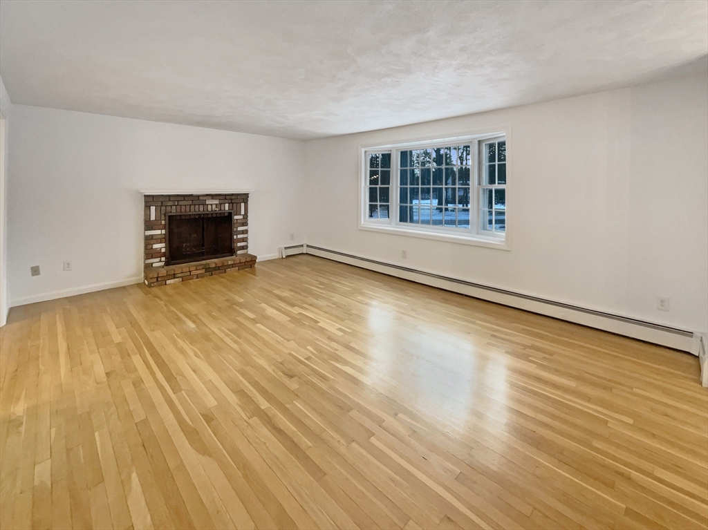 26 Field Road Sudbury, MA 01776 - Photo 3 of 28