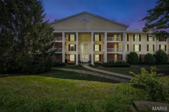 $219,900 | 1530 Bedford Forge Court, Unit 5, Chesterfield, MO 63017