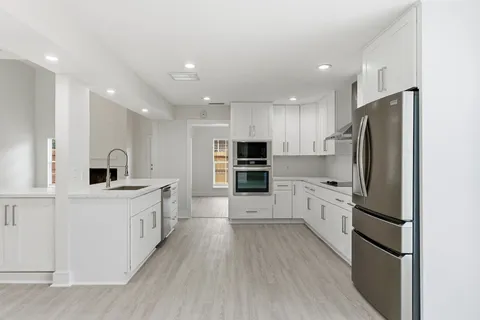 $550,000 | 13811 Menasco Court, Houston, TX 77077