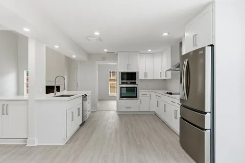 $525,000 | 13811 Menasco Court, Houston, TX 77077