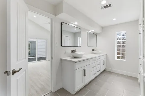 $525,000 | 13811 Menasco Court, Houston, TX 77077