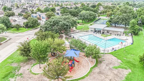 $525,000 | 13811 Menasco Court, Houston, TX 77077