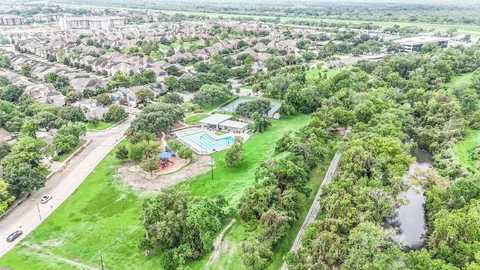 $525,000 | 13811 Menasco Court, Houston, TX 77077