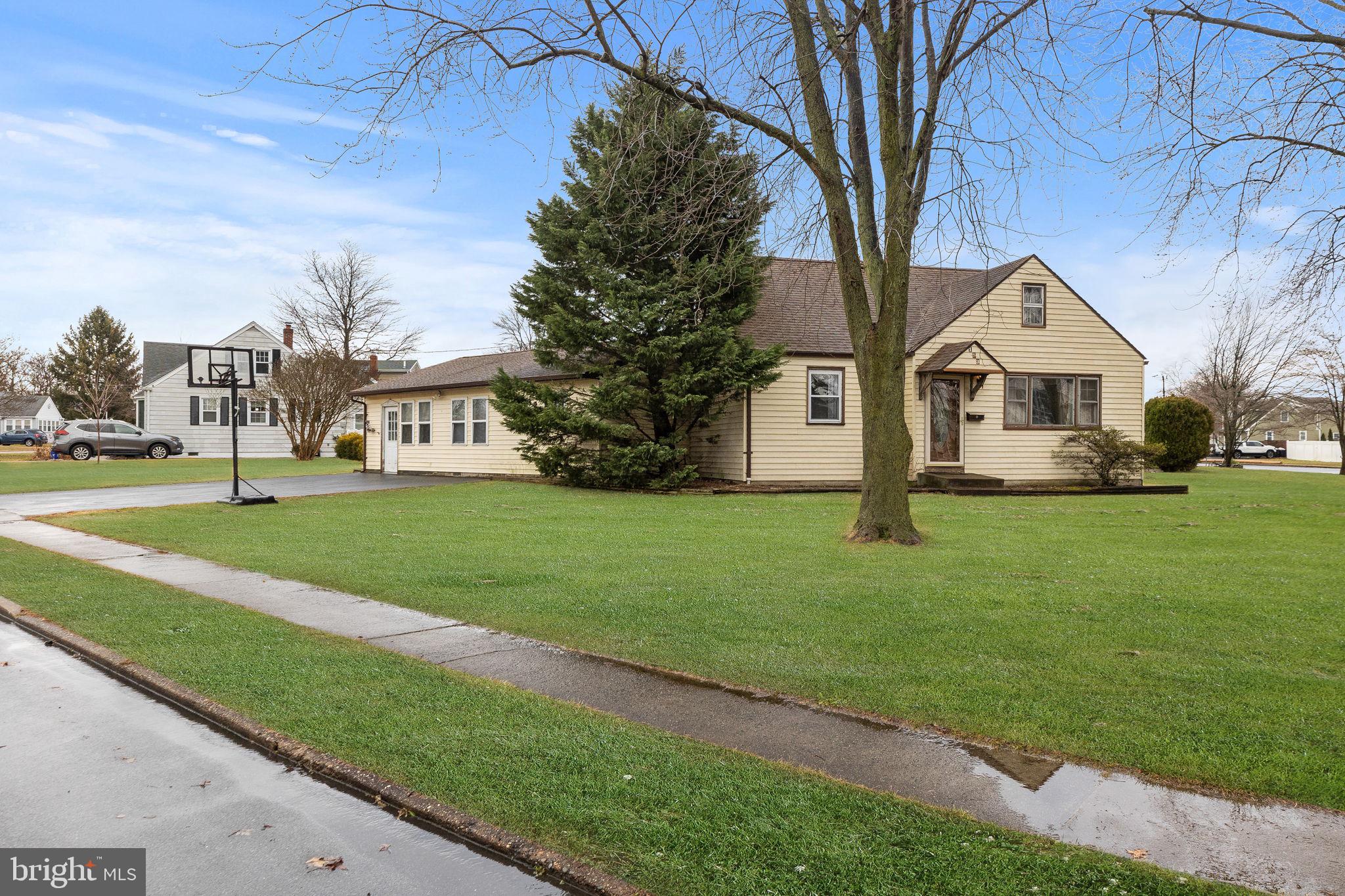 153 Schoolhouse Lane, Brookhaven, PA 19015 Compass