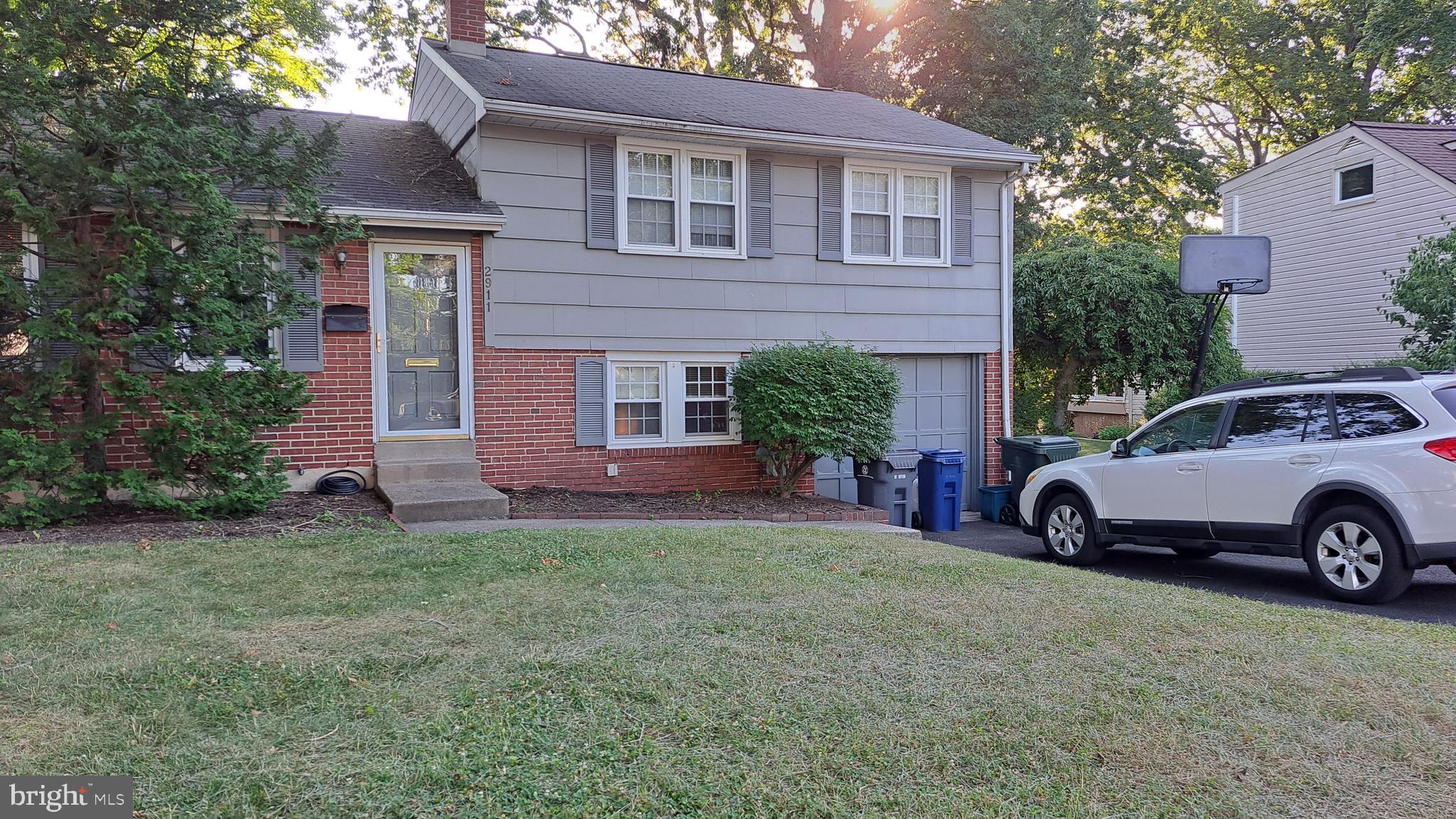 2911 Eagle Road Abington, PA 19001 - Photo 2 of 12 Always in Style Split Level