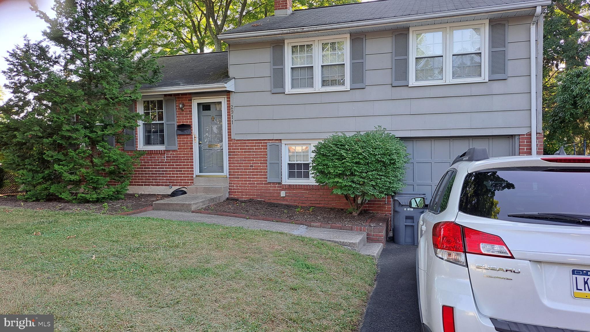 2911 Eagle Road Abington, PA 19001 - Photo 4 of 12 driveway parking for 2