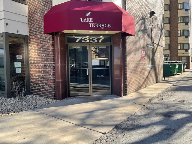 $1,000 | 7337 South South Shore Drive, Unit 722, Chicago, IL 60649