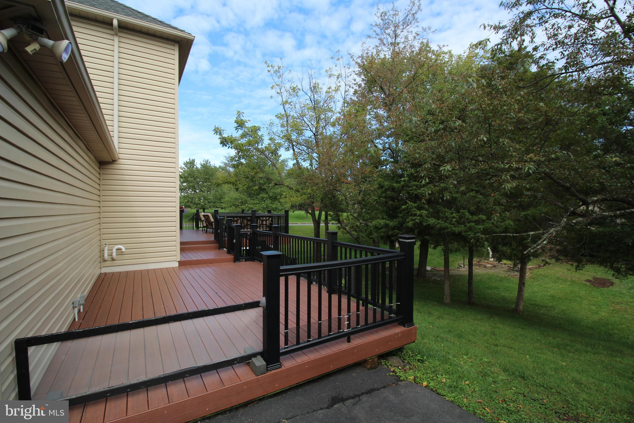 417 Sunny Ridge Road Gilbertsville, PA 19525 - Photo 53 of 65 2 tier back deck