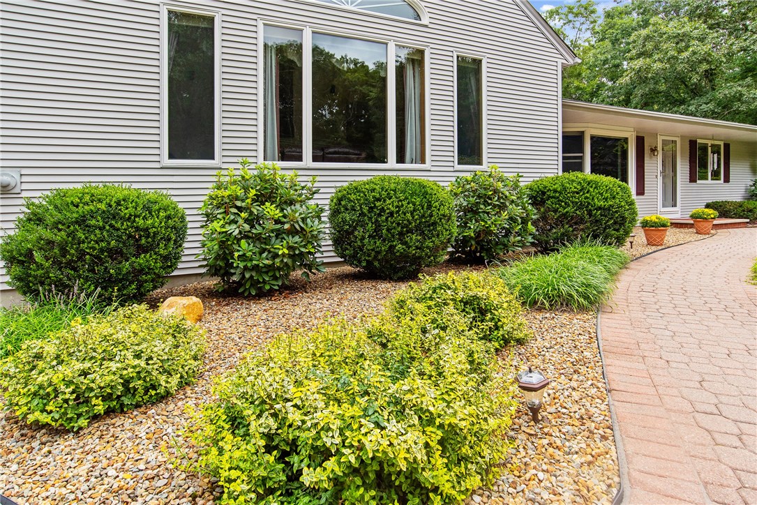 804 Whaley Hollow Road Coventry, RI 02816 - Photo 2 of 35