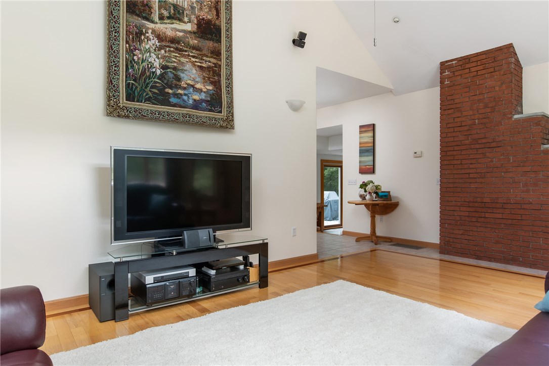 804 Whaley Hollow Road Coventry, RI 02816 - Photo 5 of 35