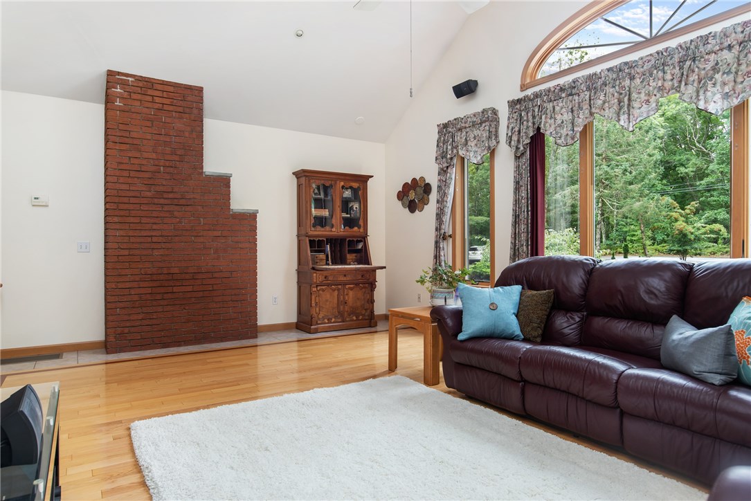 804 Whaley Hollow Road Coventry, RI 02816 - Photo 6 of 35