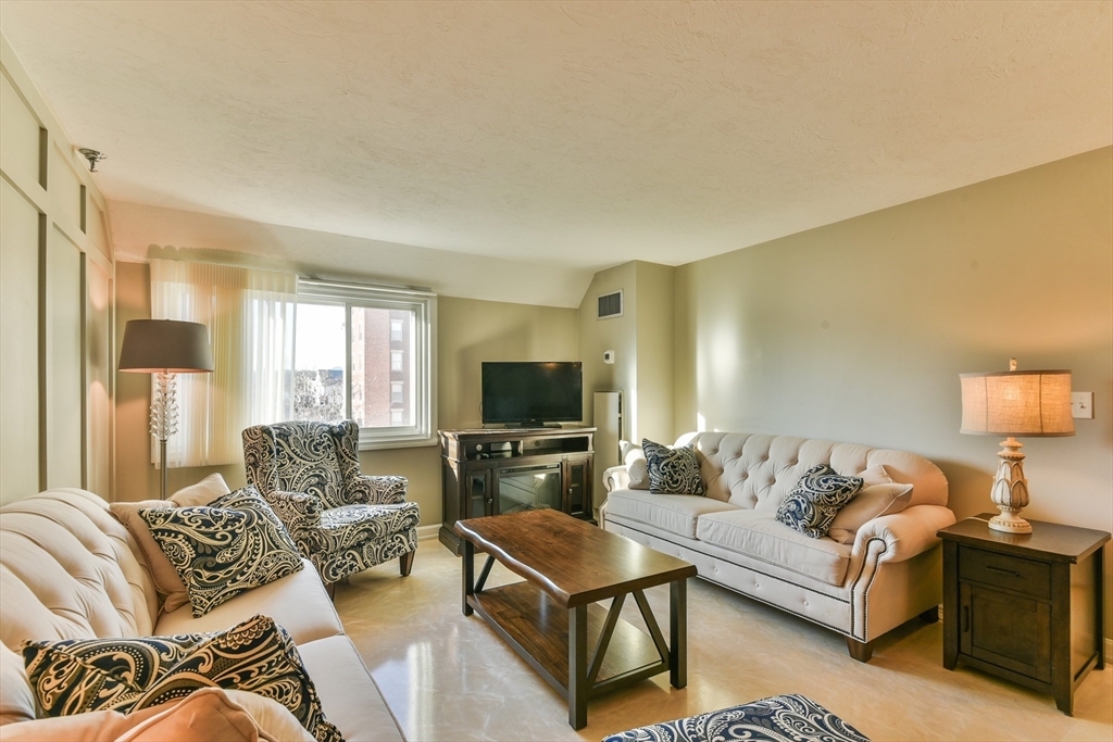 44 Elm Street, Unit 306 Worcester, MA 01609 - Photo 11 of 18