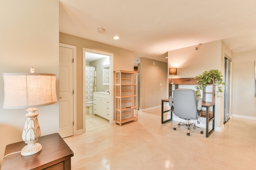 44 Elm Street, Unit 306 Worcester, MA 01609 - Photo 16 of 18