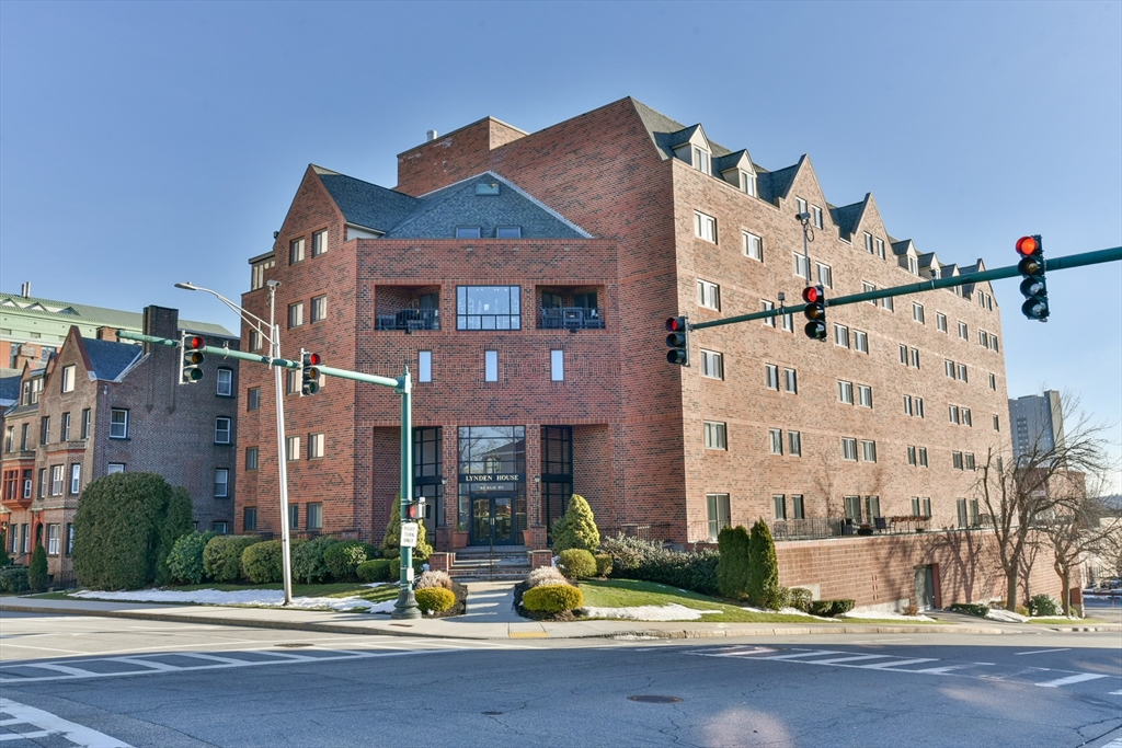 44 Elm Street, Unit 306 Worcester, MA 01609 - Photo 17 of 18