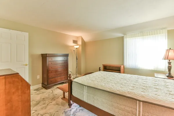 $2,000 | 44 Elm Street, Unit 306, Worcester, MA 01609