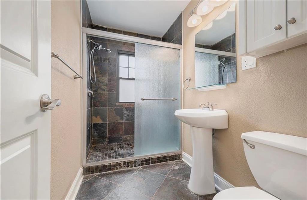 1104 West 46th Street, Unit 2 Kansas City, MO 64112 - Photo 13 of 14