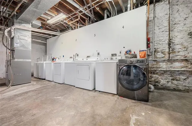 $1,375 | 1104 West 46th Street, Unit 2, Kansas City, MO 64111