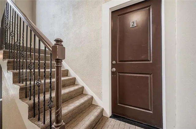 $1,375 | 1104 West 46th Street, Unit 2, Kansas City, MO 64111