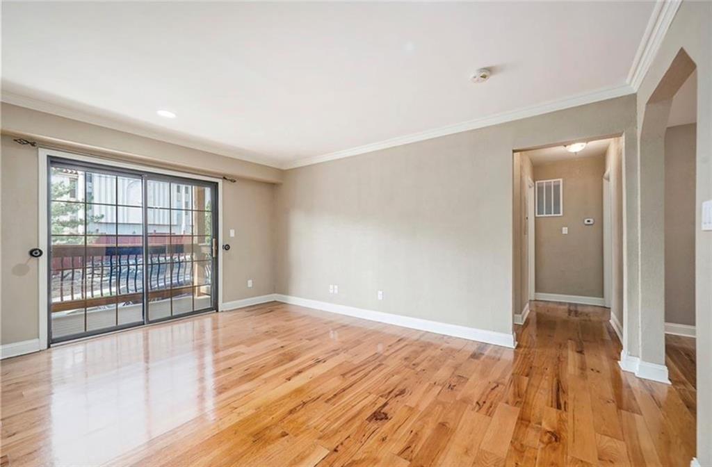 1104 West 46th Street, Unit 2 Kansas City, MO 64112 - Photo 5 of 14