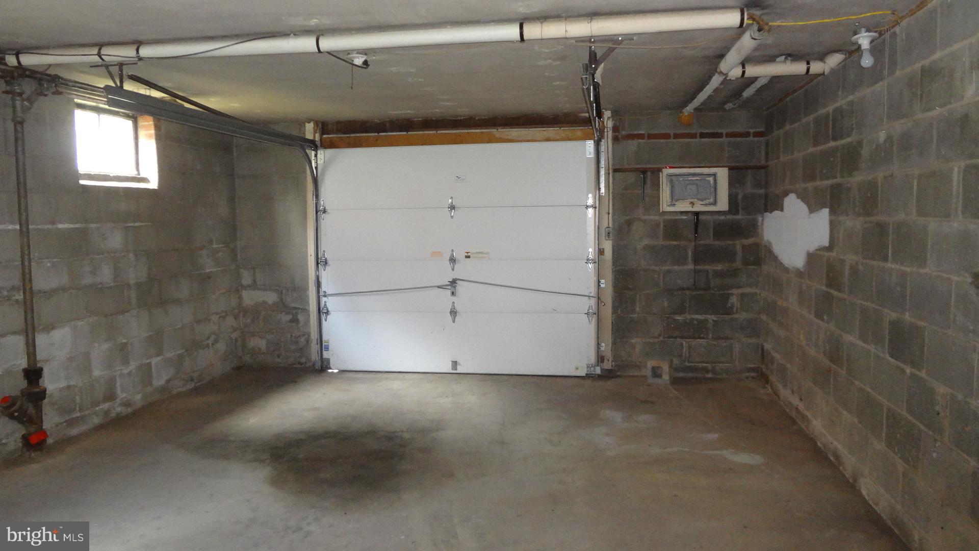 102 Frederick Avenue Frederick, MD 21701 - Photo 14 of 18 Garage Spacce