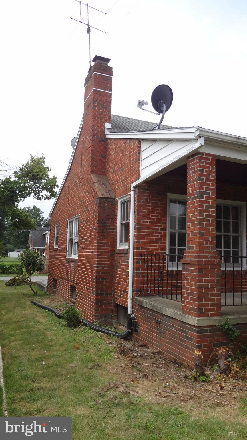102 Frederick Avenue Frederick, MD 21701 - Photo 3 of 18 Exterior (General)