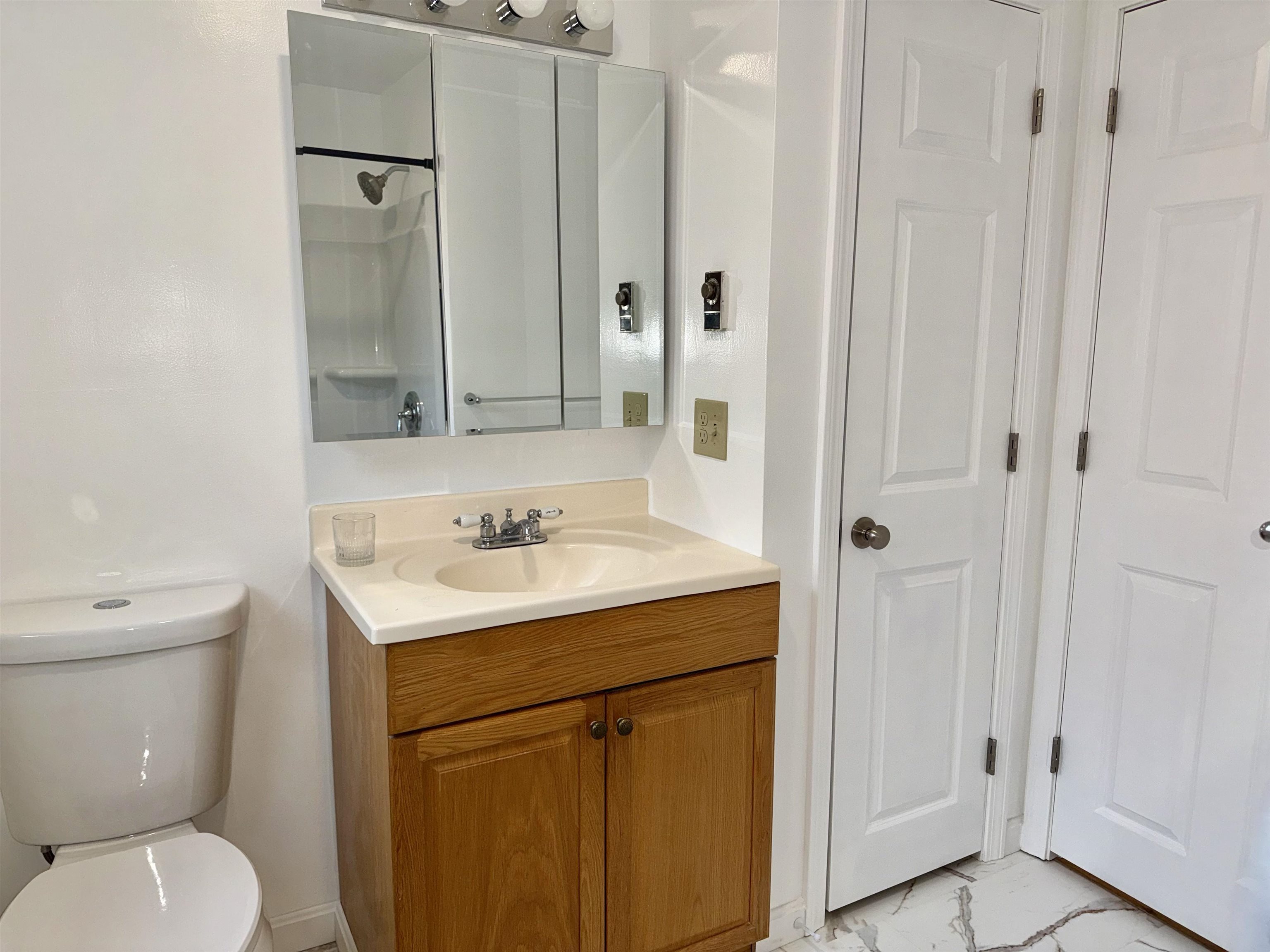 10 Sunset Circle Derry, NH 03038 - Photo 12 of 19