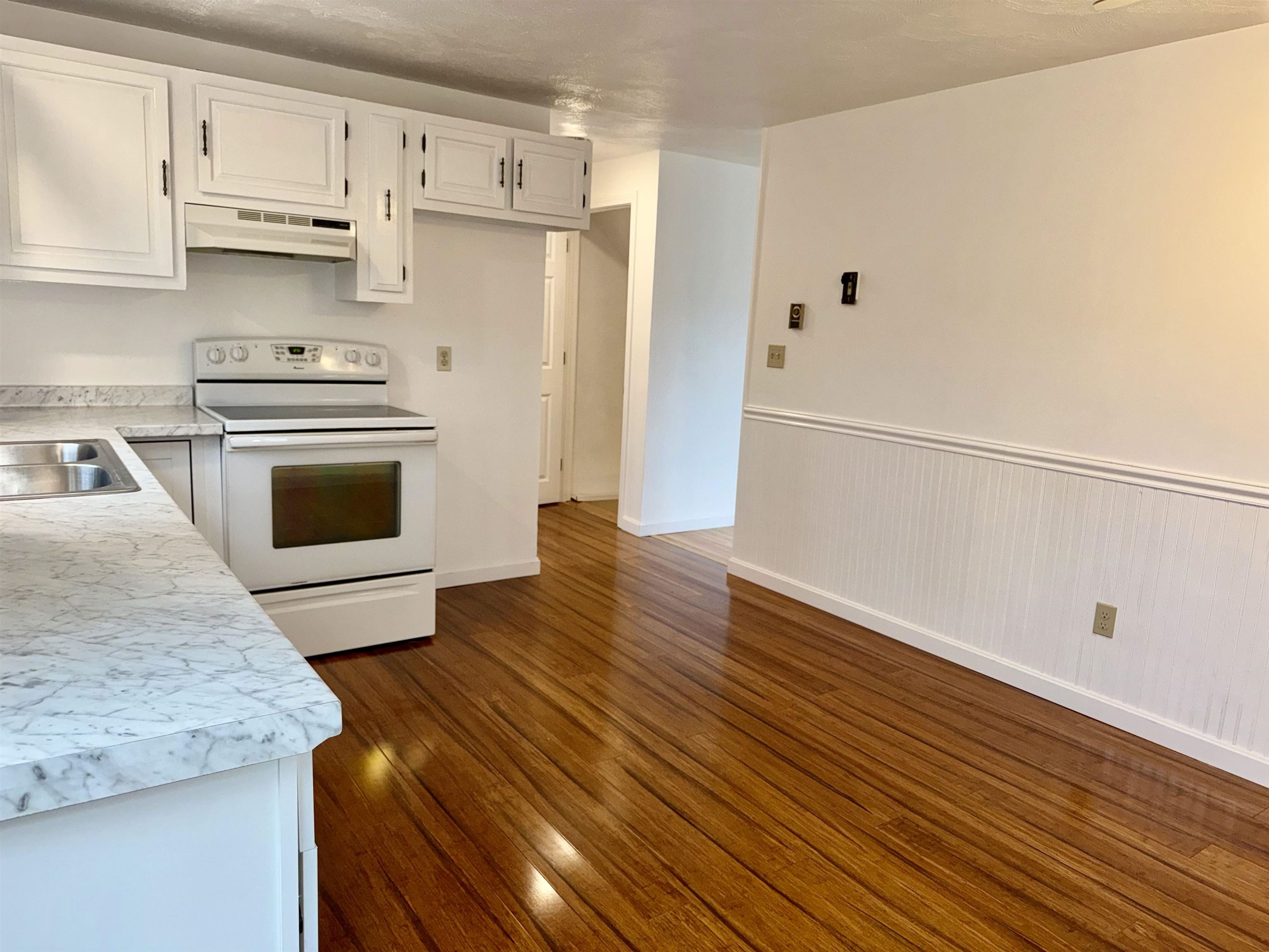 10 Sunset Circle Derry, NH 03038 - Photo 4 of 19