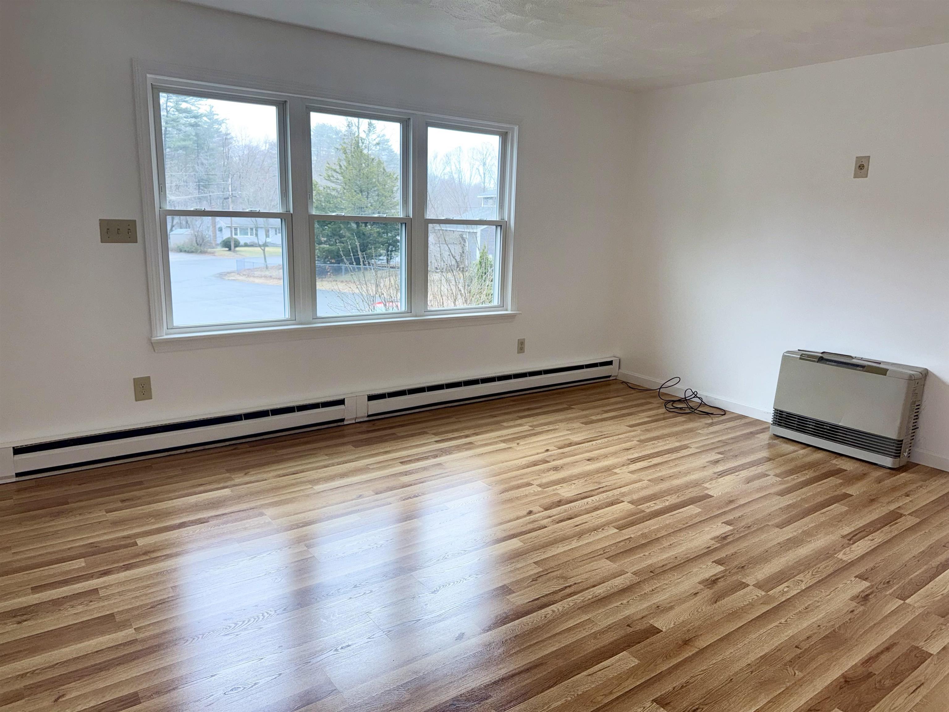 10 Sunset Circle Derry, NH 03038 - Photo 6 of 19