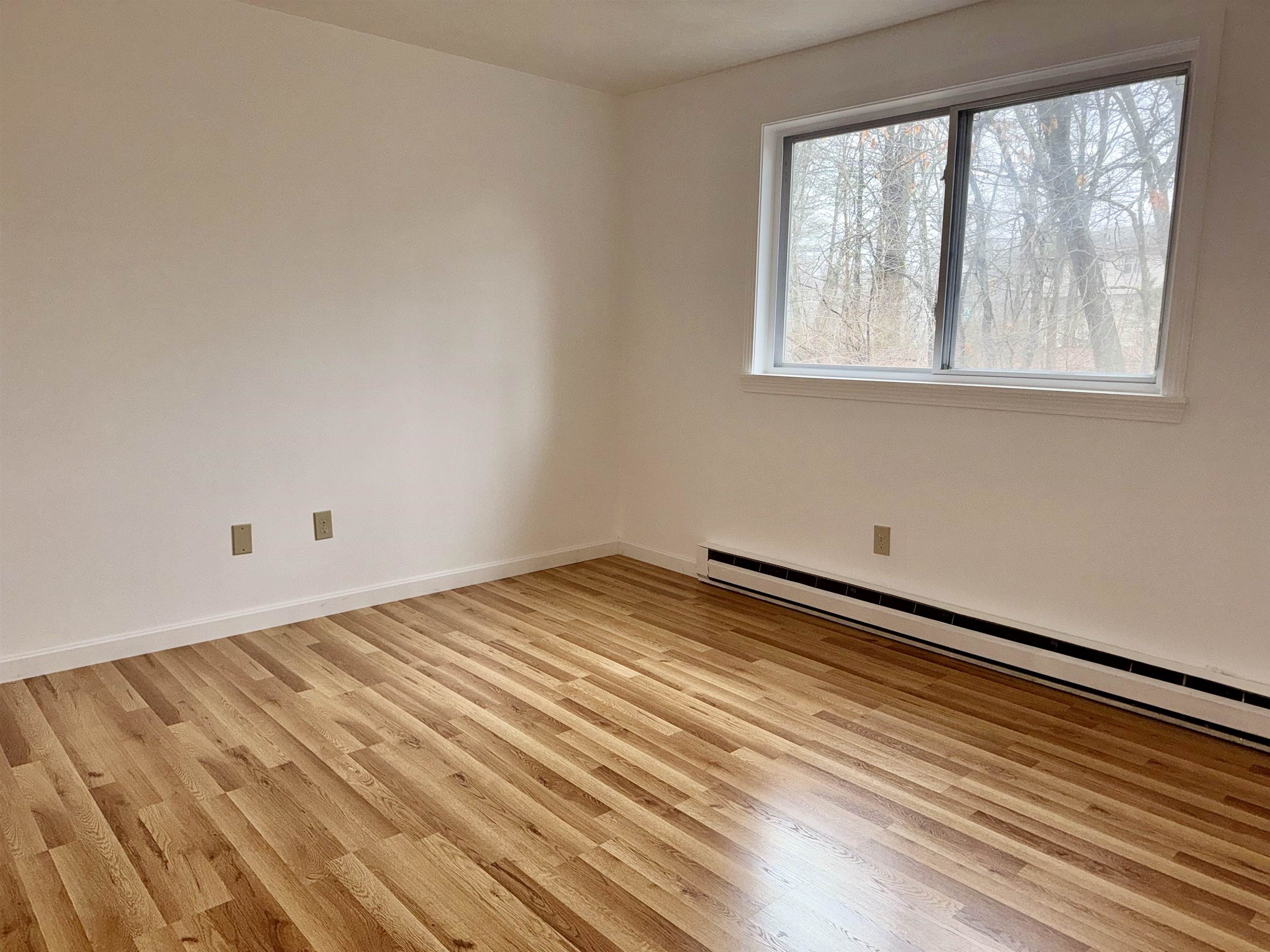 10 Sunset Circle Derry, NH 03038 - Photo 8 of 19