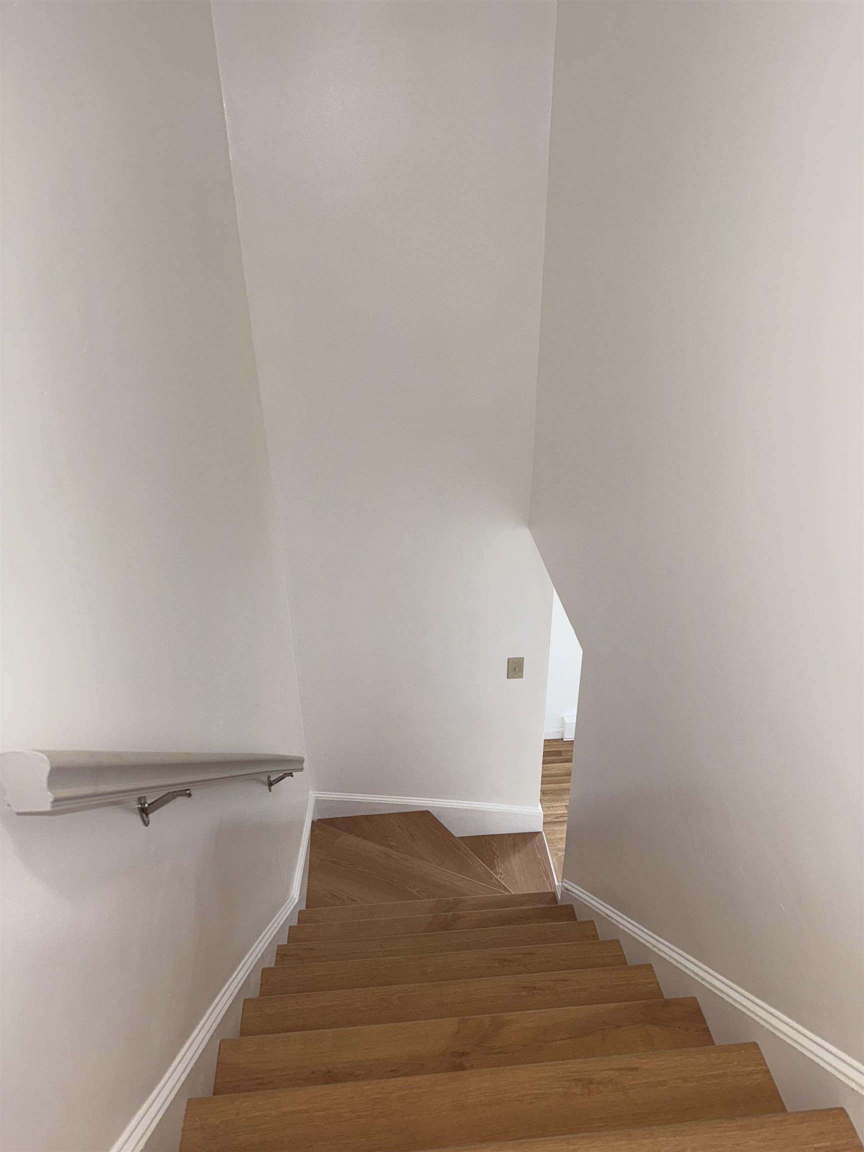 10 Sunset Circle Derry, NH 03038 - Photo 9 of 19