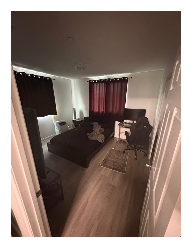 720 West Cherry Street Compton, CA 90222 - Photo 31 of 32 a living room with furniture