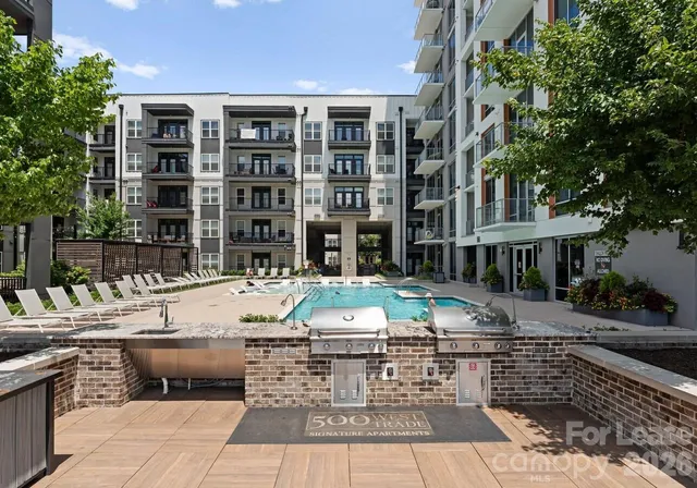 $3,070 | 500 West Trade Street, Unit B3 T, Charlotte, NC 28202