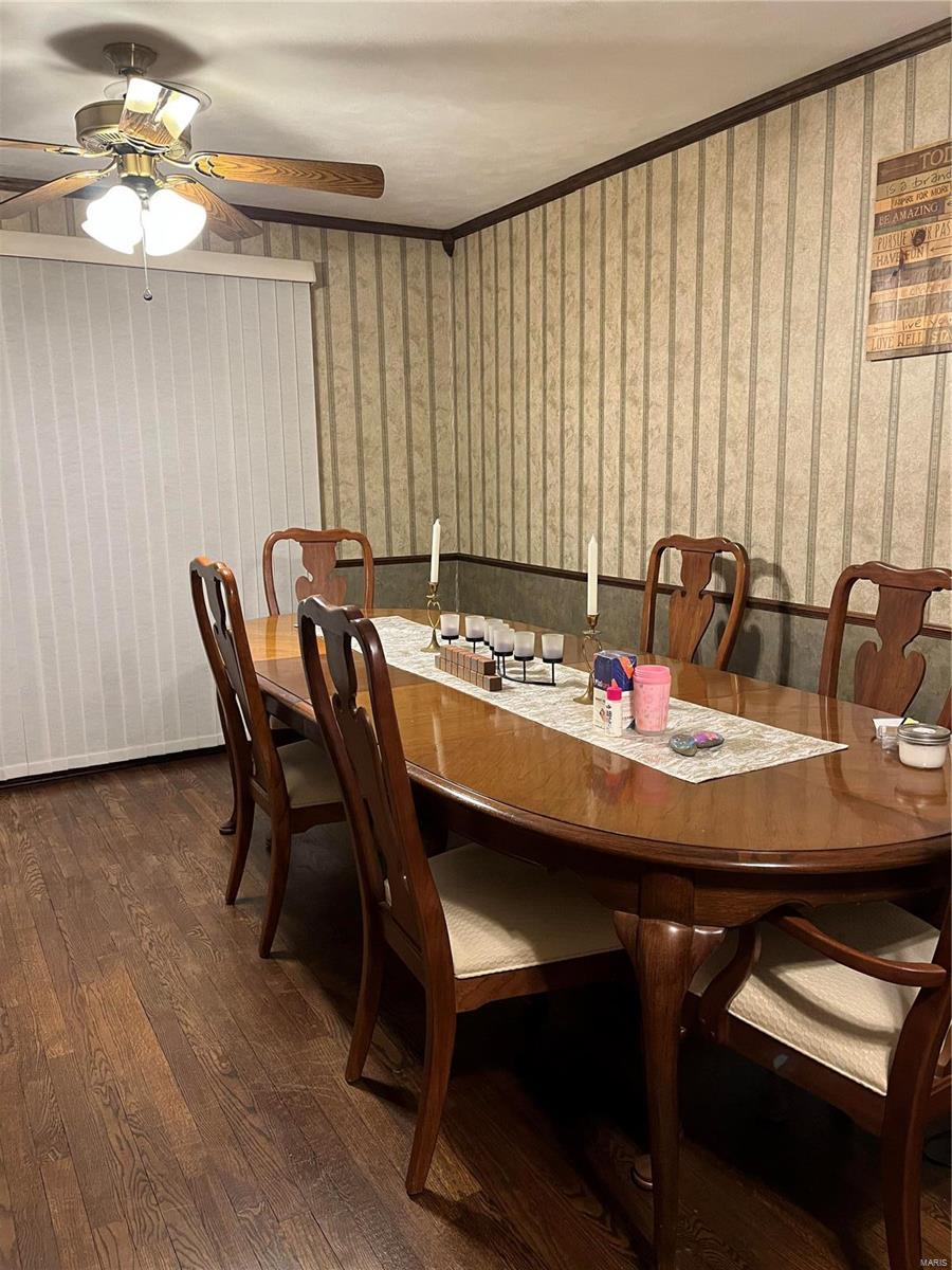 726 Walnut Hill Road Centralia, IL 62801 - Photo 5 of 17
