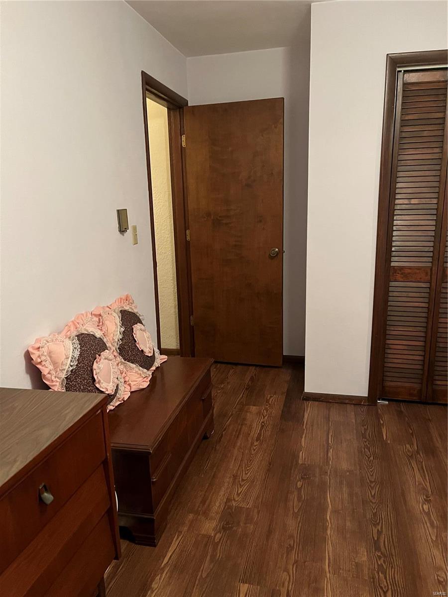 726 Walnut Hill Road Centralia, IL 62801 - Photo 8 of 17