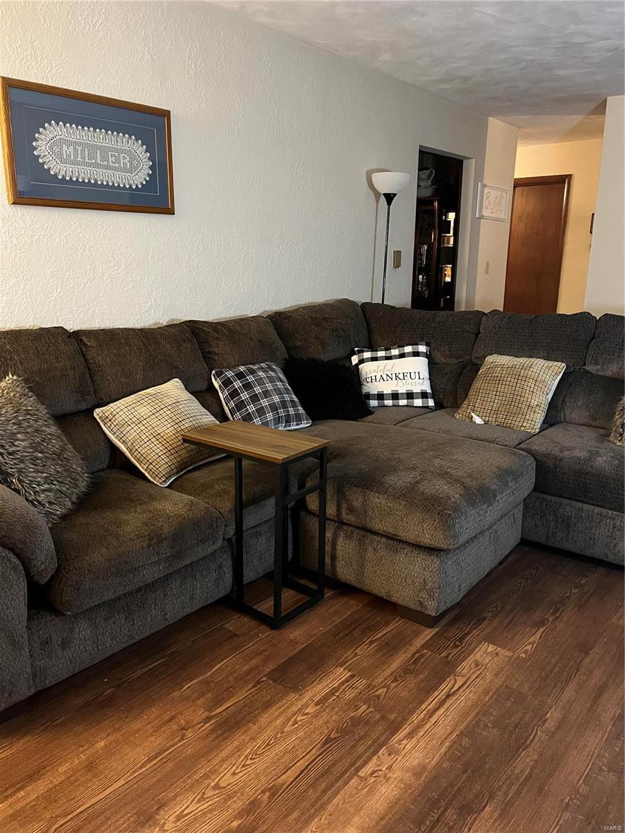 726 Walnut Hill Road Centralia, IL 62801 - Photo 10 of 17