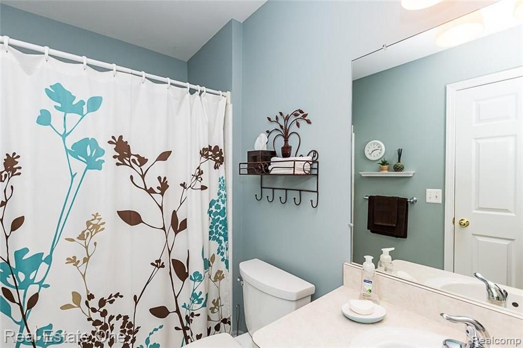 1194 Churchill Circle Rochester, MI 48307 - Photo 14 of 18