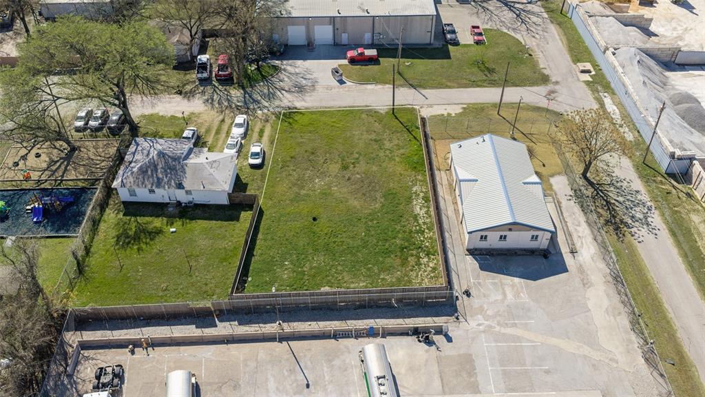 2309 Johnson Road Irving, TX 75061 - Photo 4 of 8