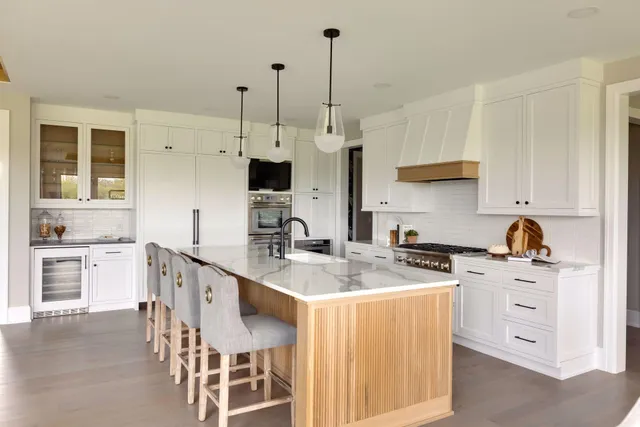 $4,625,000 | 139 Westwood Lane, Wayzata, MN 55391